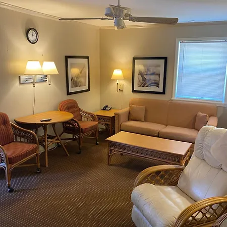 The Admiral Hotel/Motel