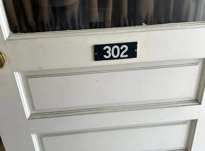 The Admiral Hotel/motel 2*
