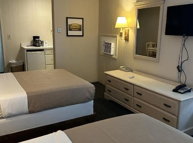 The Admiral Hotel/motel