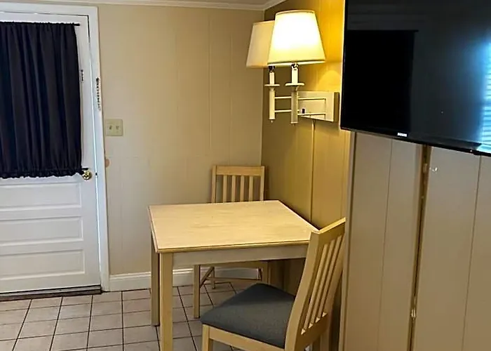 The Admiral Hotel/motel 2*