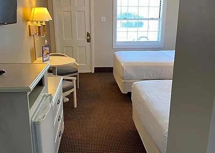 The Admiral Hotel/motel Motel