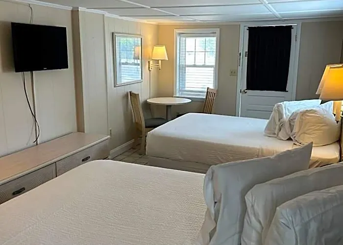 The Admiral Hotel/motel 2*